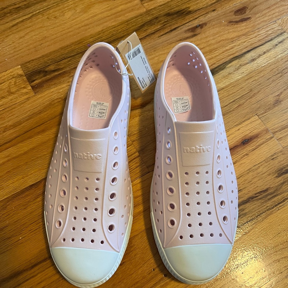 Native Women's Jefferson Slip Ons in Pink